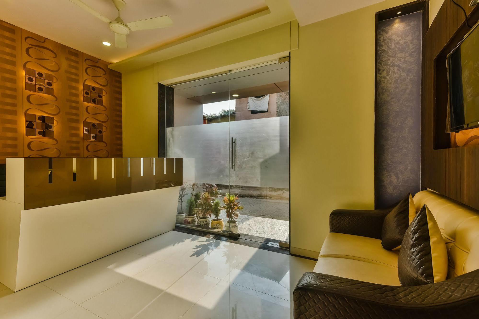 Hygienic Hotel Liberty Plaza Mumbai Eksteriør bilde